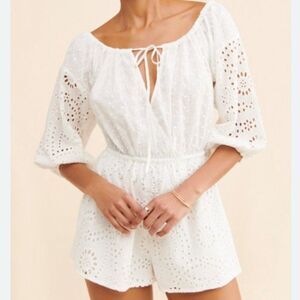 Rays for Days Anthropologie White Floral Romper in Size Large